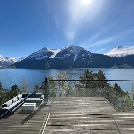 Kristina / Andalsnes Villa *
