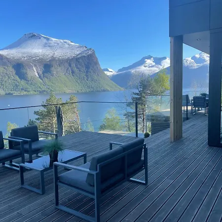 Kristina / Andalsnes * Torvik