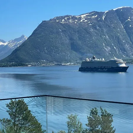 Villa Kristina / Andalsnes *