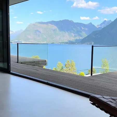 فيلة Kristina / Andalsnes *