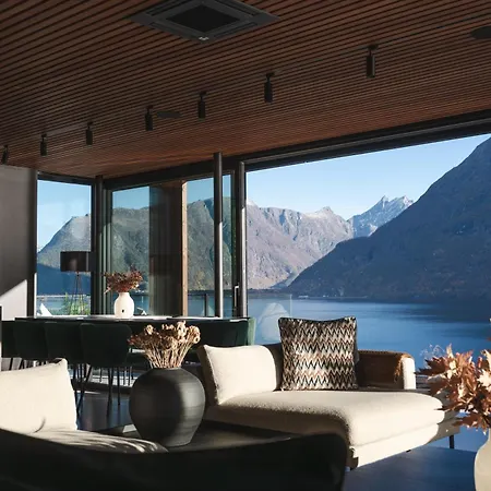 Kristina / Andalsnes Villaer