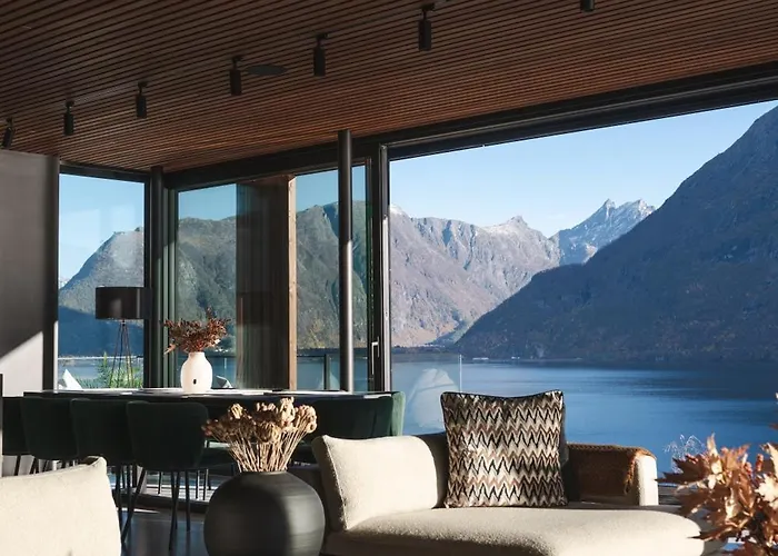 Kristina / Andalsnes Villaer