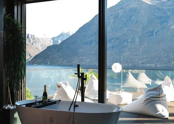 Kristina / Andalsnes * Torvik